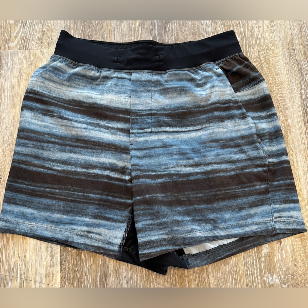 Lululemon T.H.E. Shorts 6” - Small